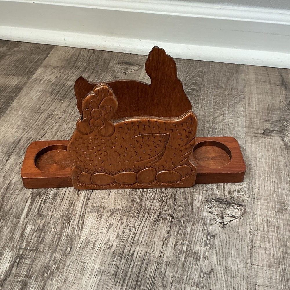 Vintage Farmhouse Wooden Hen napkin and Salt And Pepper Shaker Holder